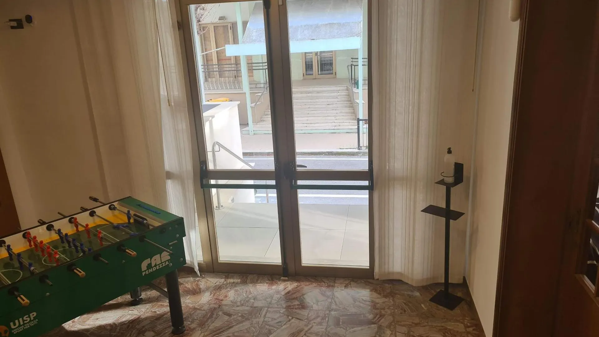Colivingone-Mora Hotel Rimini